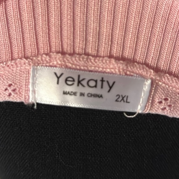 Pink Cable Knit Women's Sweater - Picture 2 of 5